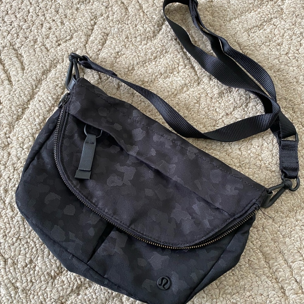 lululemon athletica Charcoal Messenger Bag